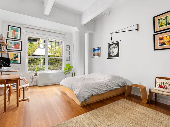 184 Kent Avenue image 1 of 12