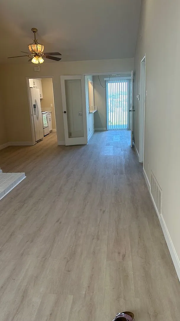 Lovely One Story Condo With One Car Garage — Photo 3