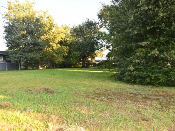 1609 Meadow Dr, Lake Charles, LA 70607