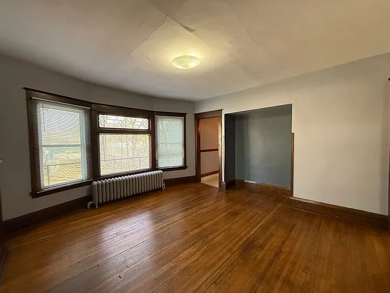950 Arkwright St — Photo 5