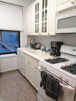 Rented by Metropolitan Equities | media 5