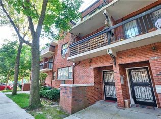71-34 Sutton Pl #2F, Fresh Meadows, NY 11365