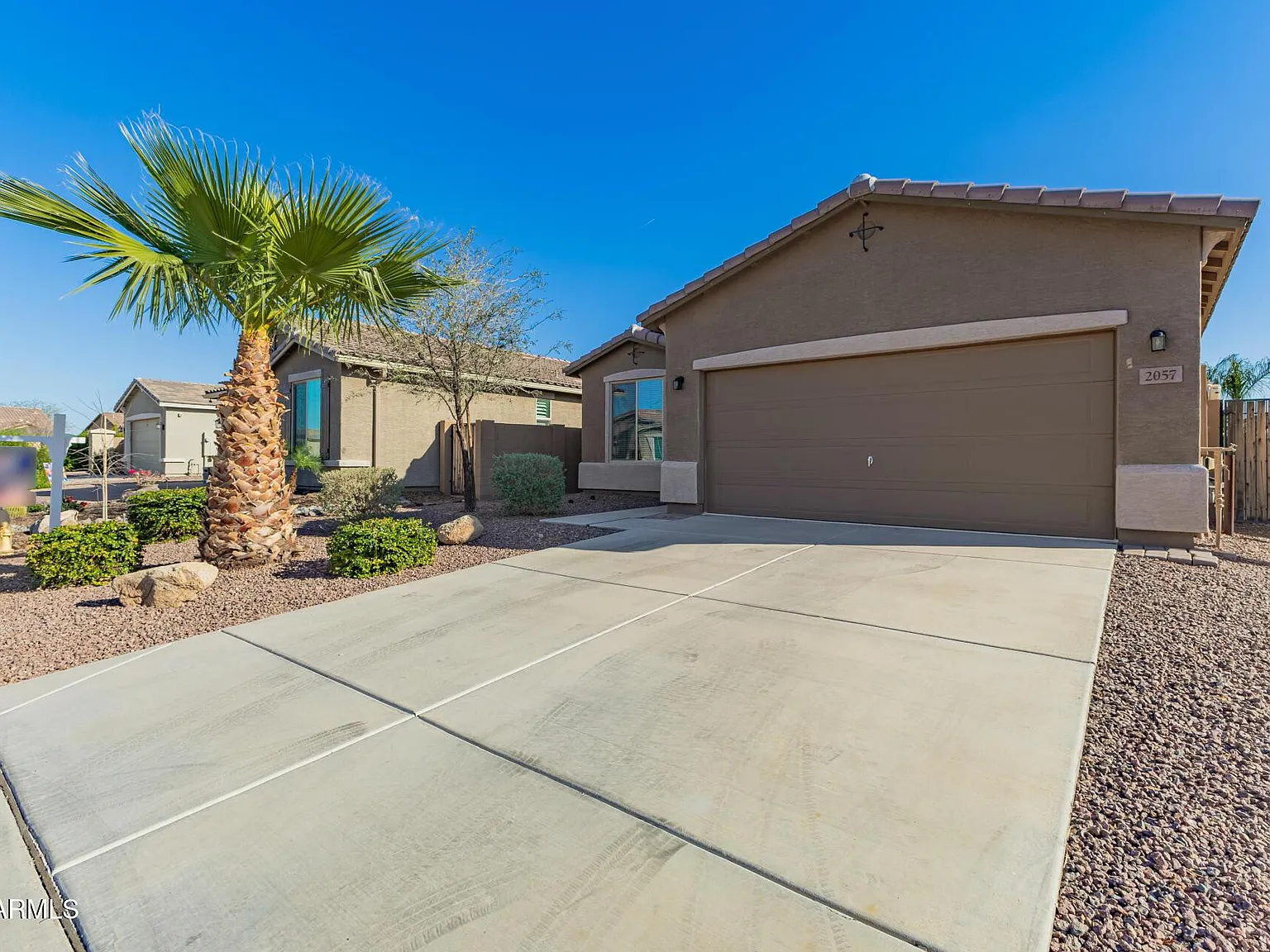 3 bed, 2.0 bath, 1733 sqft, $2,100 — Photo 3