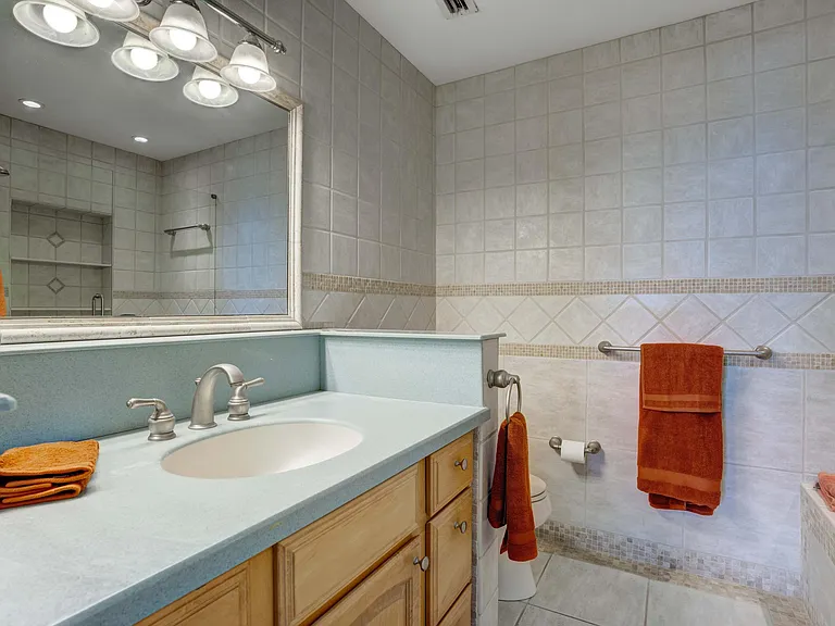 840 Ocean Dr #Penthouse C — Photo 18