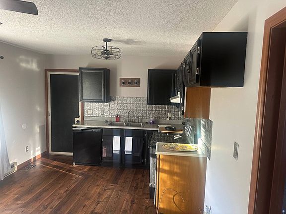 3rd image of 103 Lee Ave