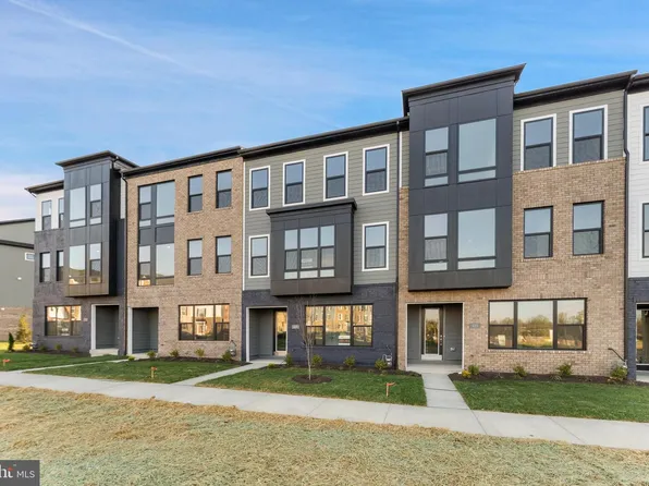 125 Summit Point Blvd Unit 13-J, Bowie, MD 20716