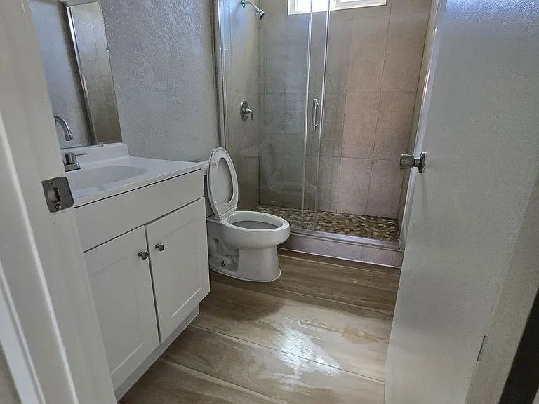 1509 E Harmon Ave — Photo 15