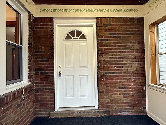 3rd image of 1130 W 25th St
