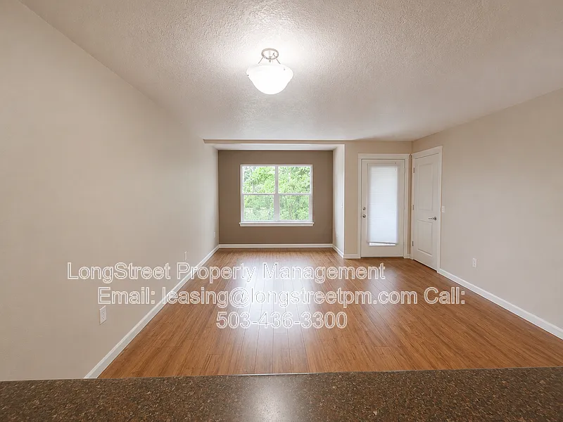 2 bed, 1.5 bath, 880 sqft, $1,695 — Photo 3