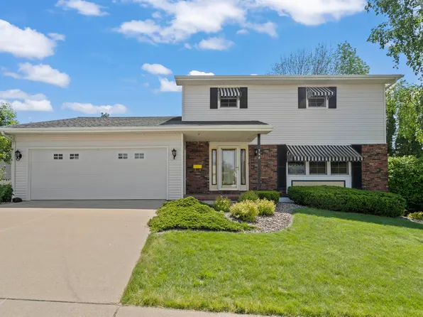 708 Loretto Ct, Dubuque, IA 52003