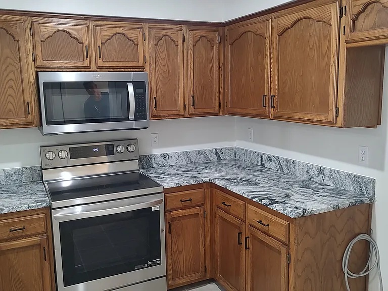501 SW Hoke Ln — Photo 6