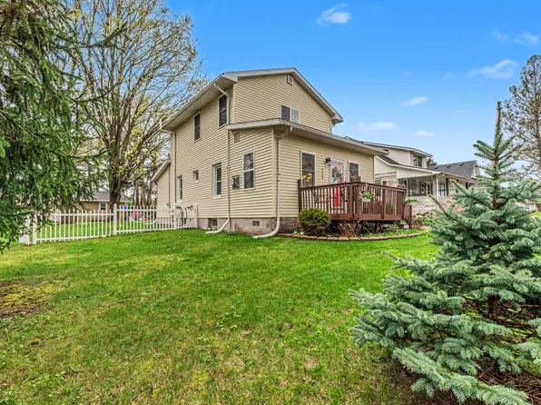 905 Michigan St, Brighton, MI 48116