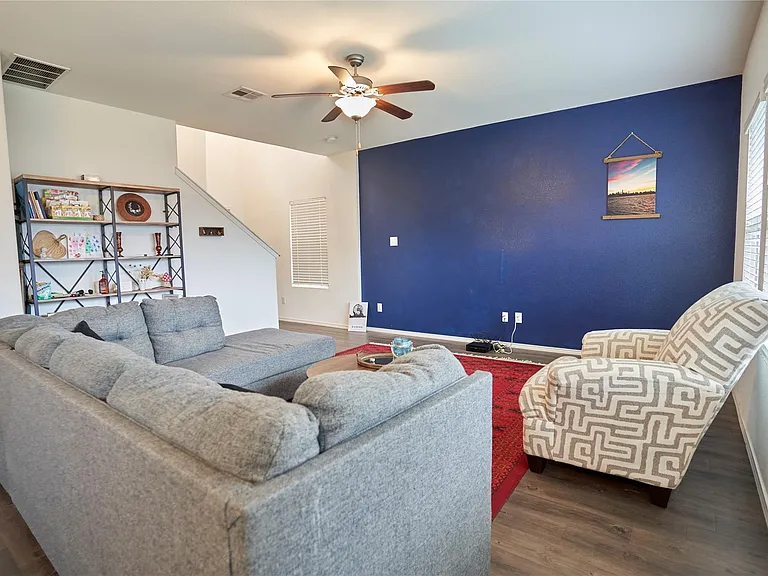 105 Comet Dr — Photo 2