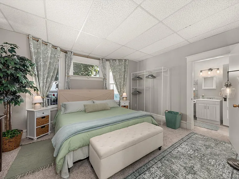 1117 W Spofford Ave #1 — Photo 2