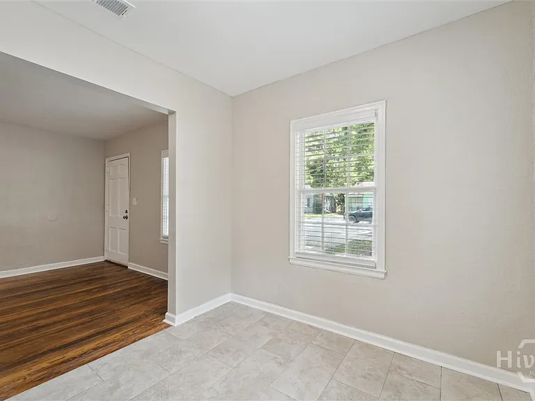 1313 E 55th St — Photo 12