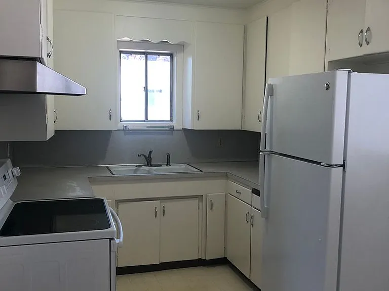 1487 NW Eden St — Photo 6