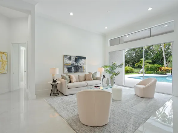 41 Bermuda Lake Drive Drive, Palm Beach Gardens, FL 33418