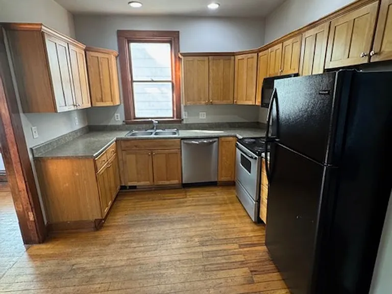 901 W Main St — Photo 4