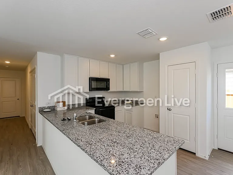 118 Harvest St — Photo 5