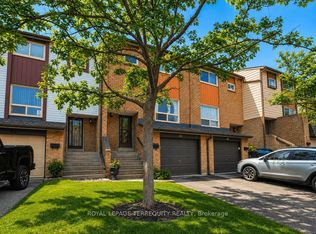 1221 Dundix Rd #43, Mississauga, ON L4Y3Y9