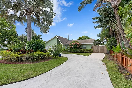 2996 Cardinal Dr Photo 1
