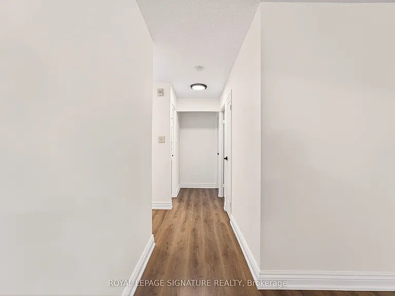 60 Inverlochy Blvd #309 — Photo 11