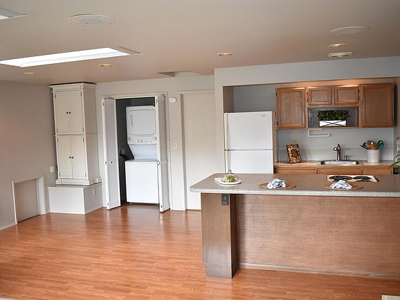 4th image of 2918 243rd Ave SE