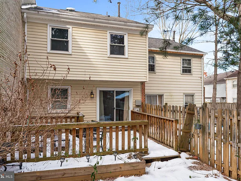 2053 Mayflower Dr — Photo 44