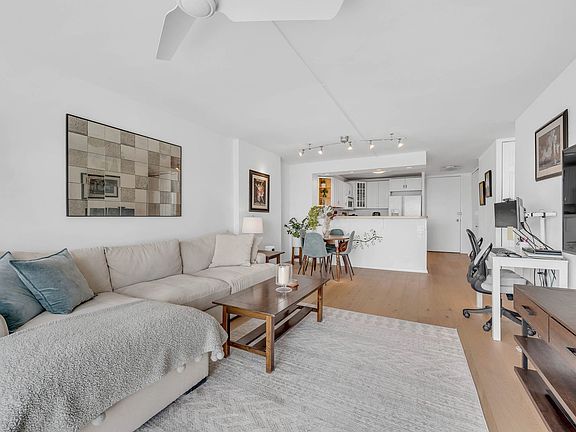 5th image of 1660 N La Salle St #1805