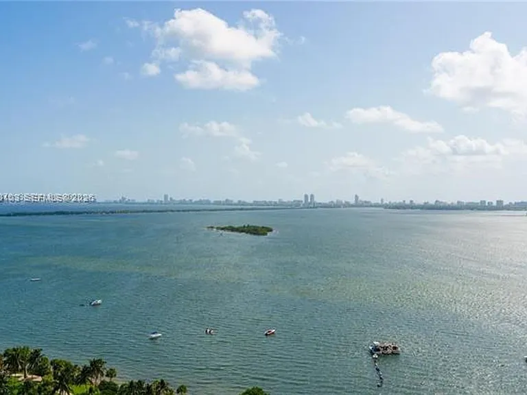 1750 N Bayshore Dr #2401 — Photo 4