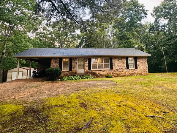960 Sims Ln, Selmer, TN 38375