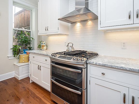 4th image of 913 Willow Ave APT 2A