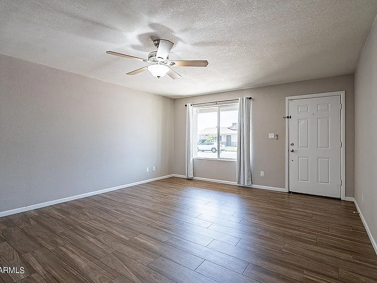 4414 W Altadena Ave — Photo 5