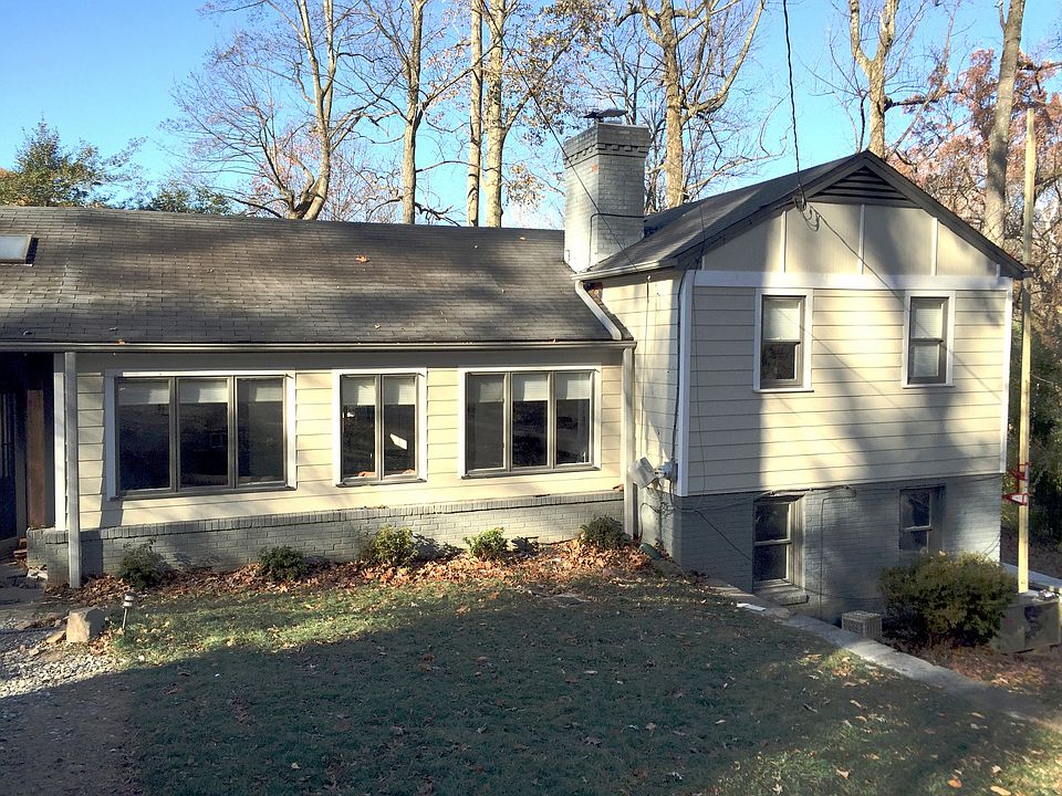 Exterior Picture, Unit on Right Side of House