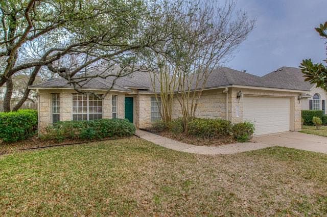 1st image of 2627 Goldfinch Dr
