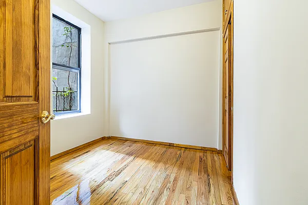 Rented by Compass | media 7