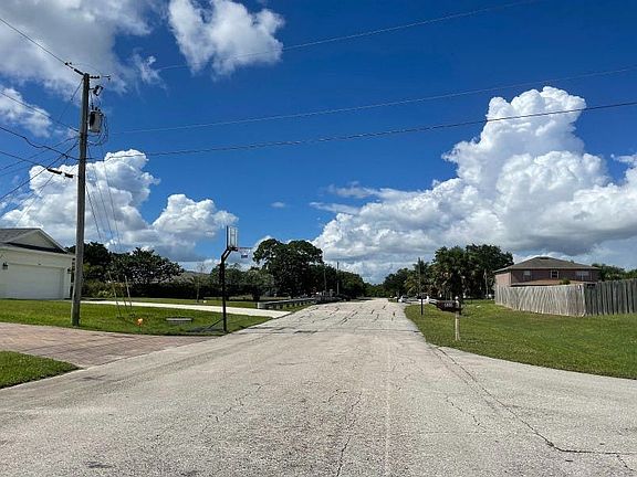 4th image of 460 SW Undallo Rd