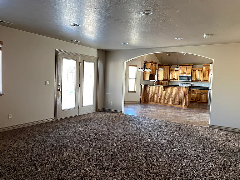 2410 E View Dr — Photo 11