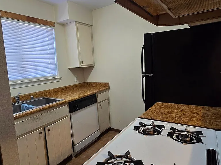 1705 Cliffside Dr — Photo 9