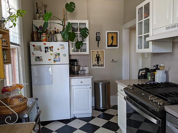 5th image of 1237 Marion St APT 2