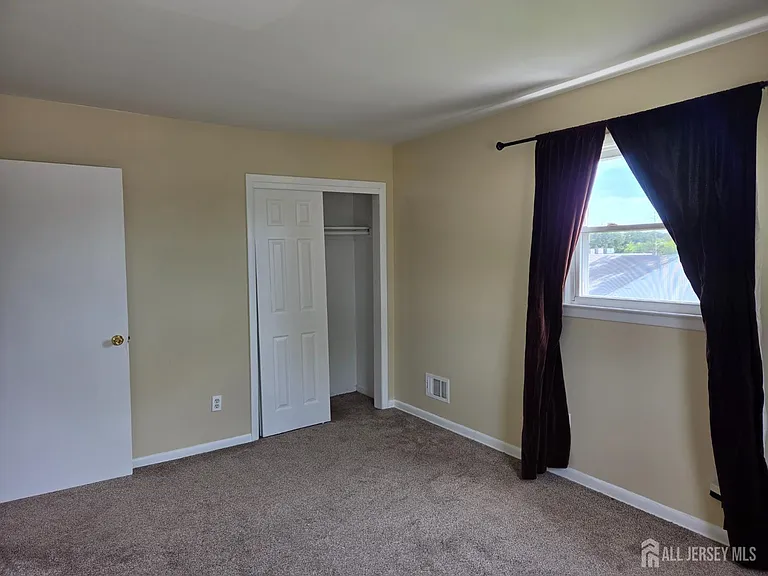 8 Chester Ct — Photo 18