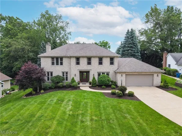 6224 Sandy Ridge Cir NW, North Canton, OH 44720