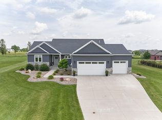 5549 Cambridge Hill Rd SE, Rochester, MN 55904