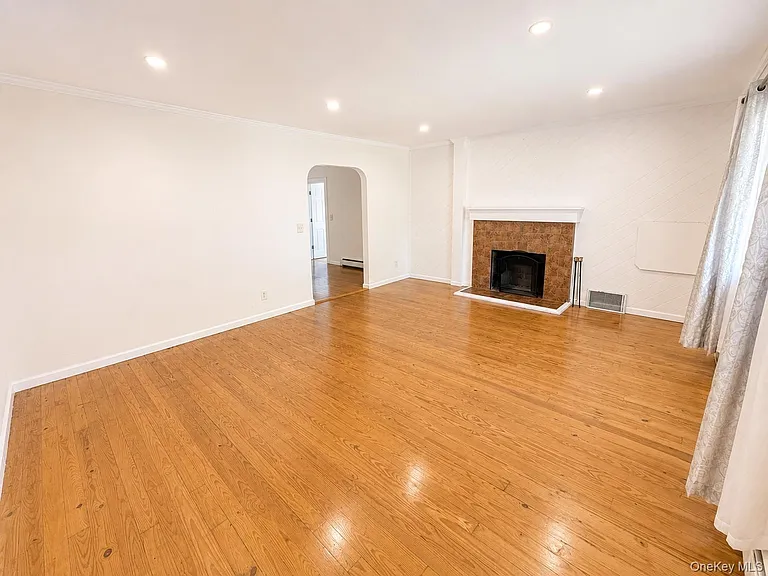 52 Hoffman Ln — Photo 5