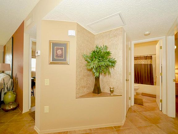 4th image of 3869 S Calle Del Escudo