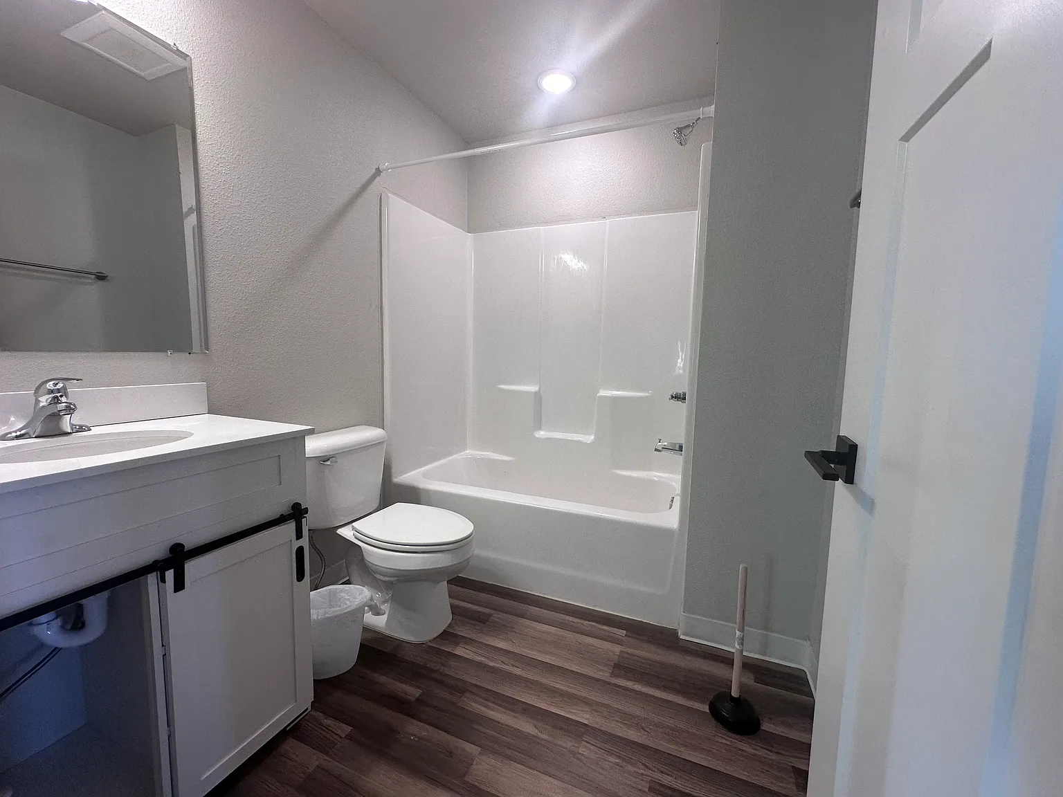 2 bed, 836 sqft, $1,650 — Photo 4