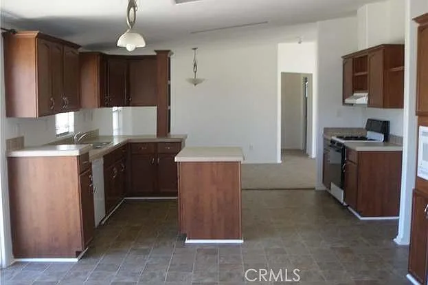 4 bed, 2280 sqft, $3,500 — Photo 2