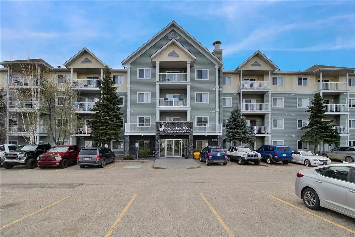 1 Bed plus Den Fully Furnished Fort Saskatchewan — Photo 1