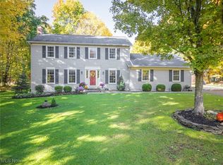 17986 Harvest Dr, Chagrin Falls, OH 44023