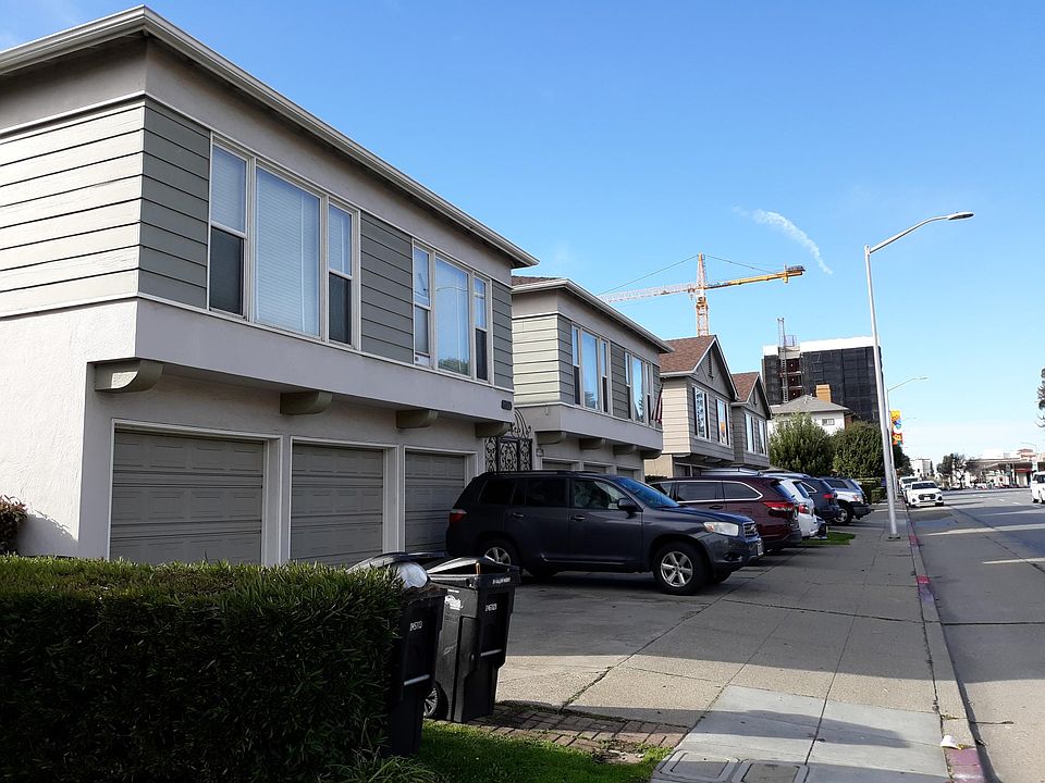 1st image of 612 S El Camino Real APT 4
